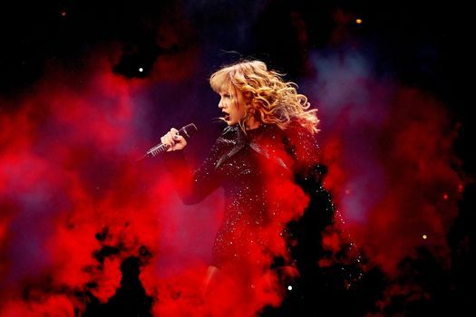 Free Taylor Swift In Concert In Nimes In 2020 Arenes De Nimes Caderousse 5 July 2021