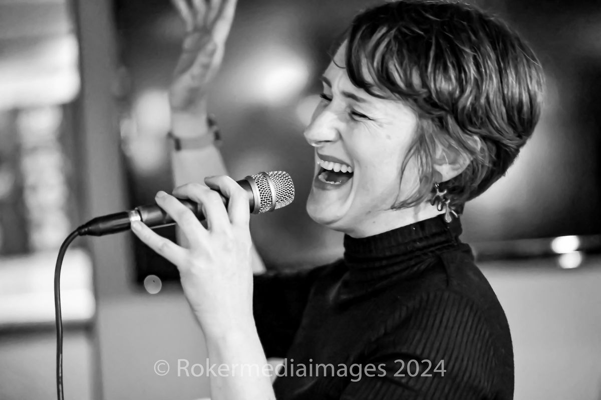 Lucy Moon (Jazz at the Suffolk Arms)