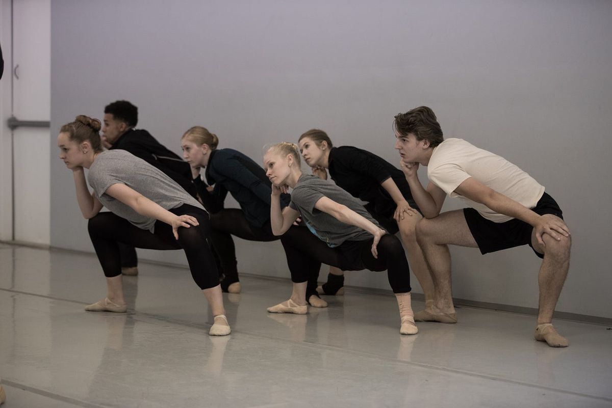 Deos Contemporary Ballet - Erie