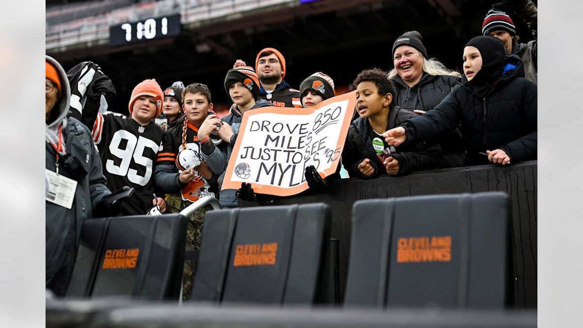 Cleveland Browns at Tennessee Titans at Nissan Stadium