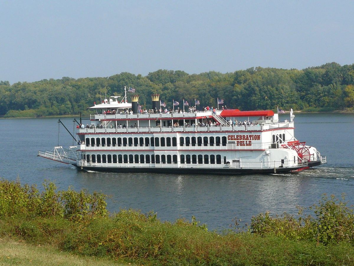 Mississippi River Dinner Cruise