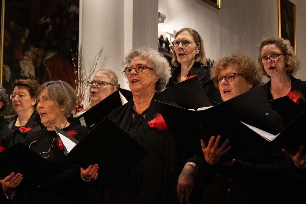 De Ochtenden : Gemengd Koor Cantoremus, kerst in de bib