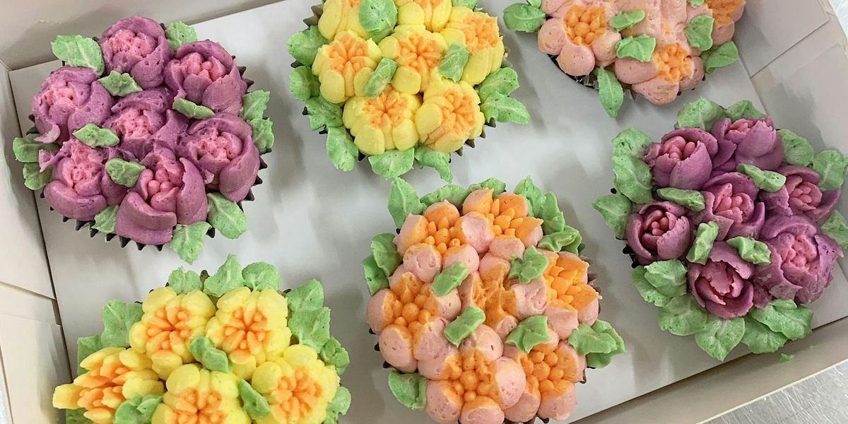 Russian flower nozzle cupcake class MADORA BAY