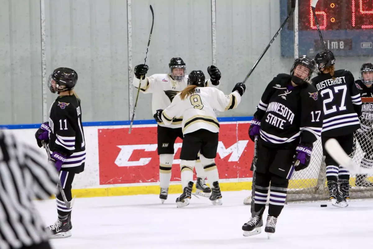 Minnesota State Mavericks at Lindenwood Lions Womens Hockey