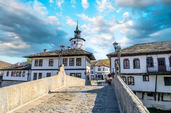 Excursie M\u0103r\u021bi\u0219or-Tryavna ! Ora\u0219ul Muzeu din Balcani 