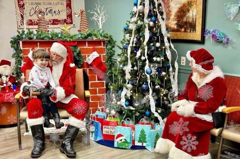 Pictures with Santa and Mrs. Claus in Downtown Greeneville - LilyJack Customs Open House