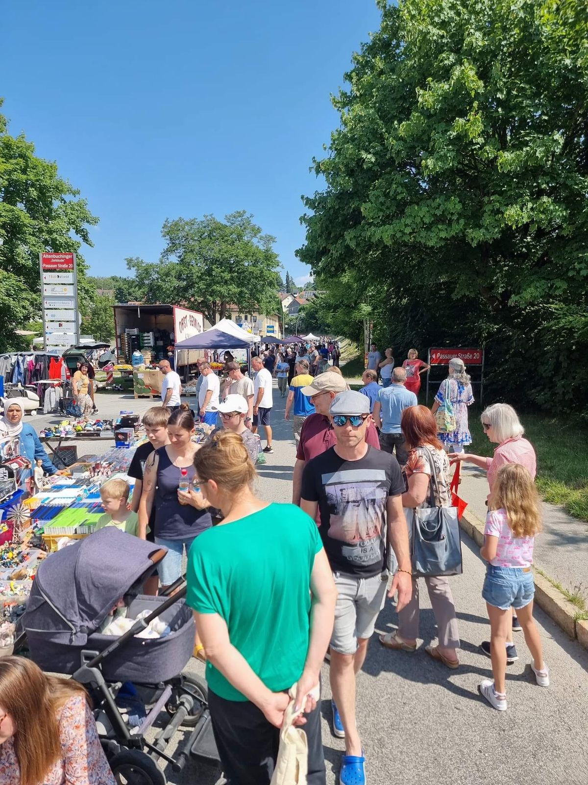 Mega-Antik+Tr\u00f6del+Floh+Sammlermarkt Markt Tittling Ortsmitte\/Der Bayerwald Ruft 