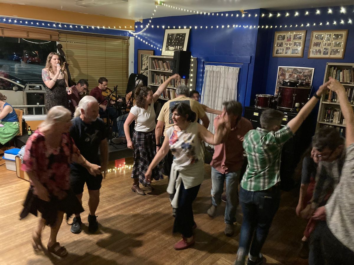 East Bay Square Dance w\/ caller Evie Ladin (September)