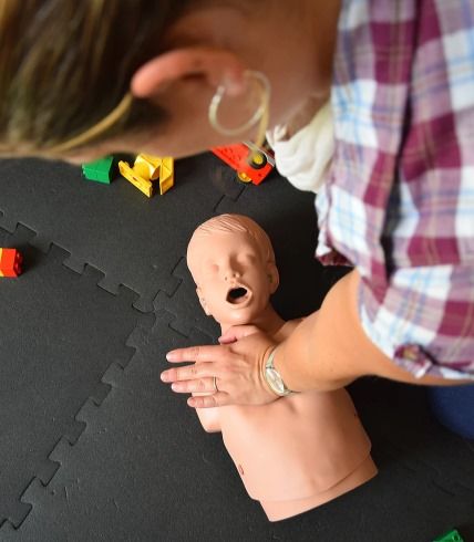 Devenez Acteur De La Securite De Votre Enfant Maman Bulle Le Bien Etre Avant Et Apres Bebe Vence 17 July 21 Devenez Acteur De La Securite De Votre Enfant Maman Bulle Le Bien Etre Avant Et Apres Bebe Vence 17 July 21