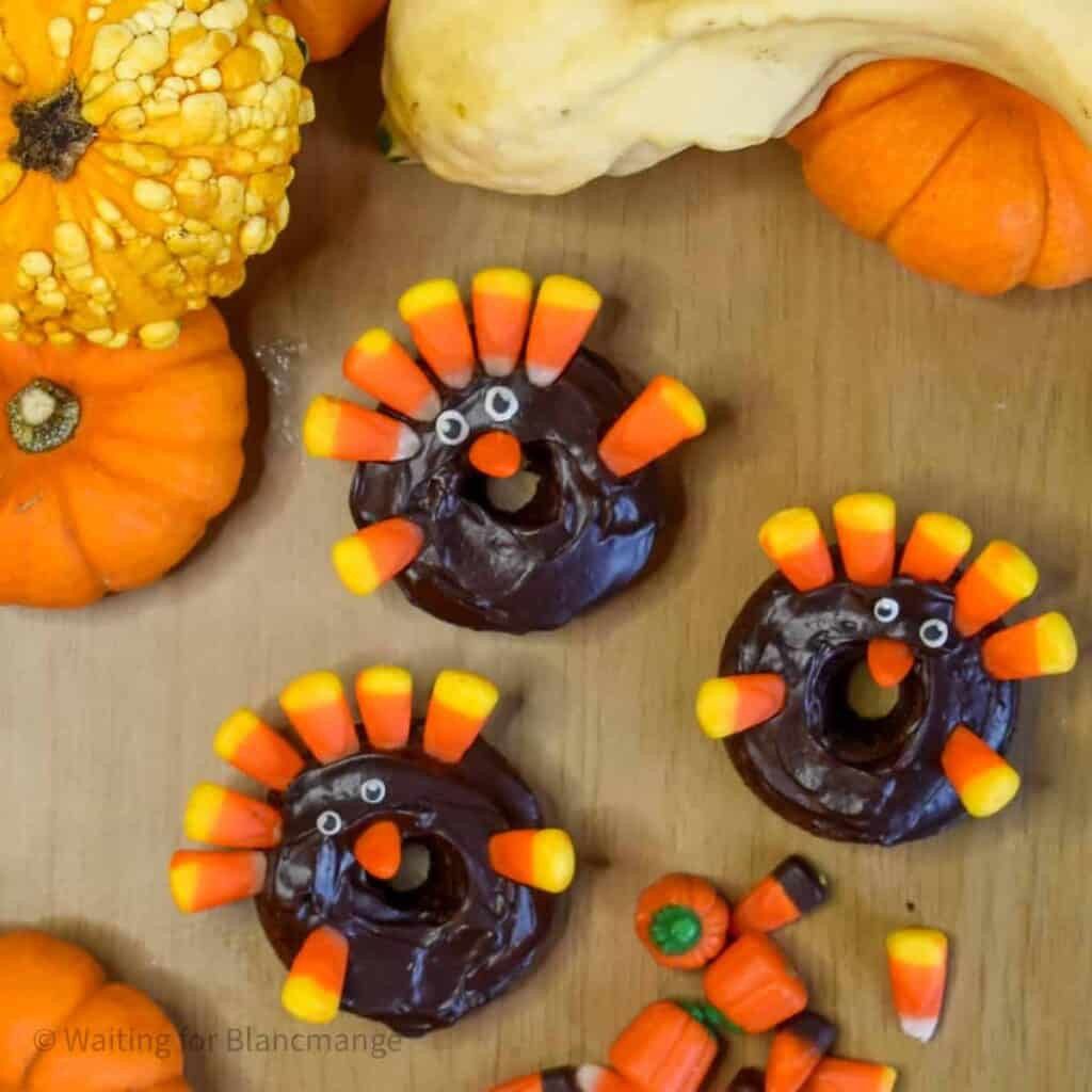 Thanksgiving Donut Decorating!