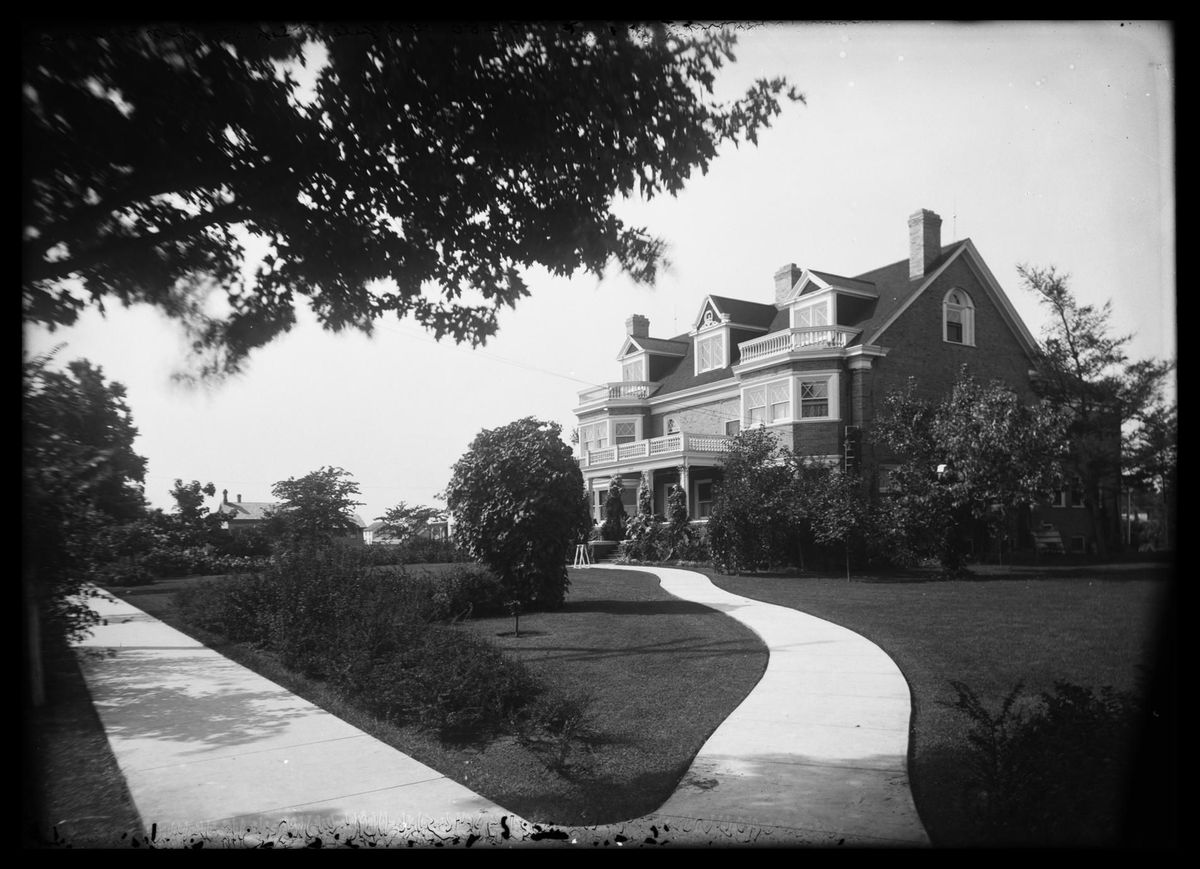 Third Avenue Historic Walking Tours