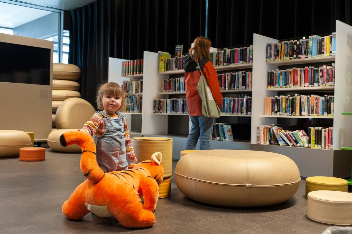 Grote boekenverkoop tijdens de jeugdboekenmaand