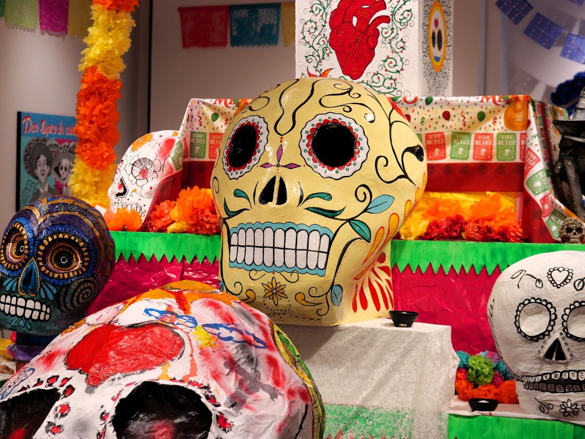 D\u00eda de los Muertos Ofrenda