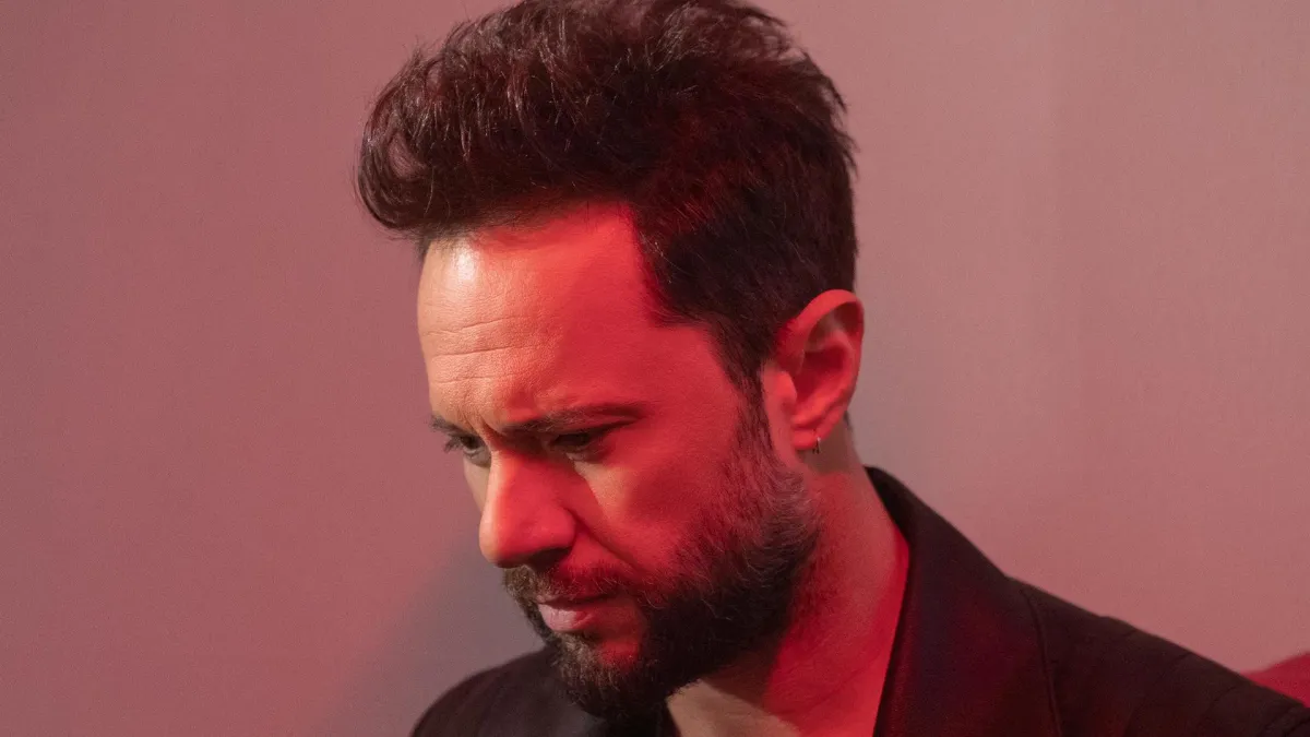 \u00d6zg\u00fcn in izmir