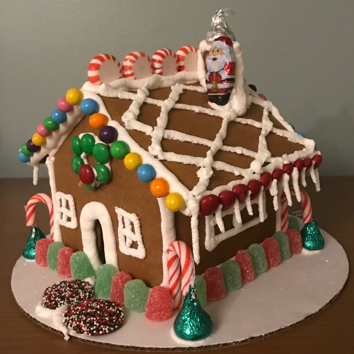 Gingerbread house decorating party