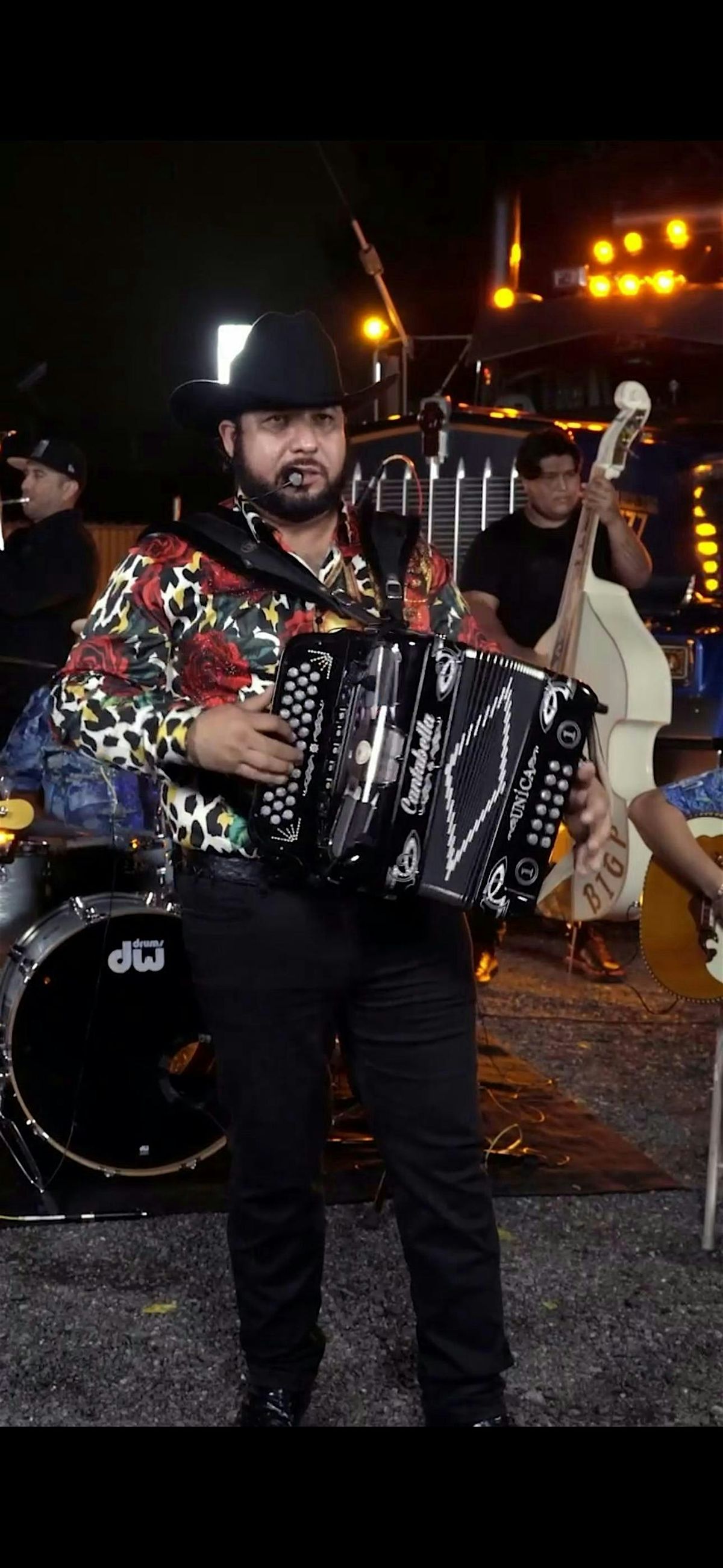 Baile  con  Norte\u00f1o - Adan Cuen y su plebada