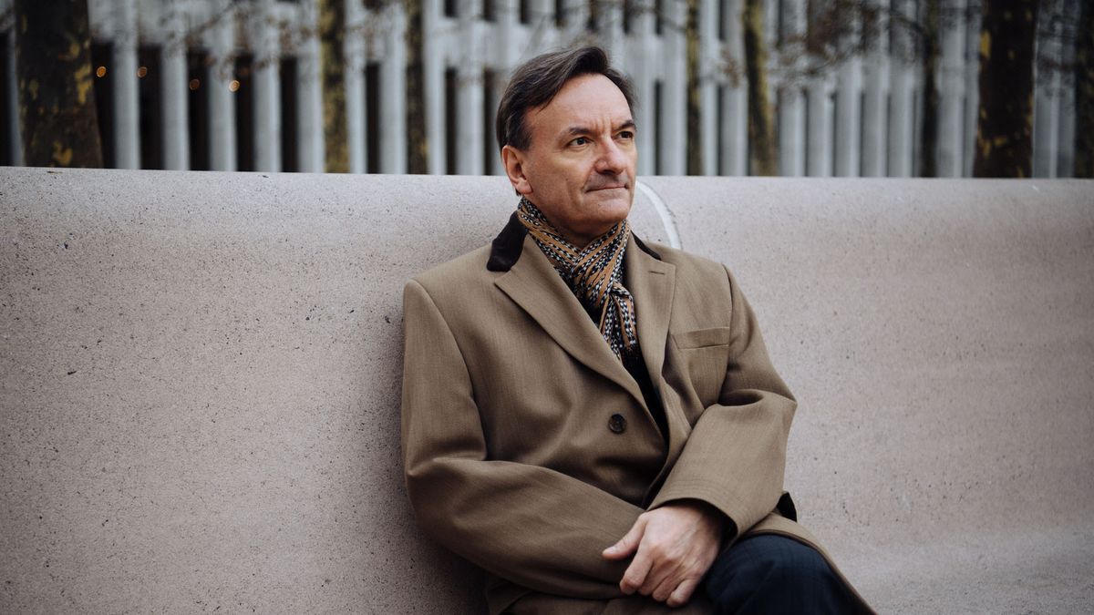 BBC NOW - Stephen Hough plays Brahms