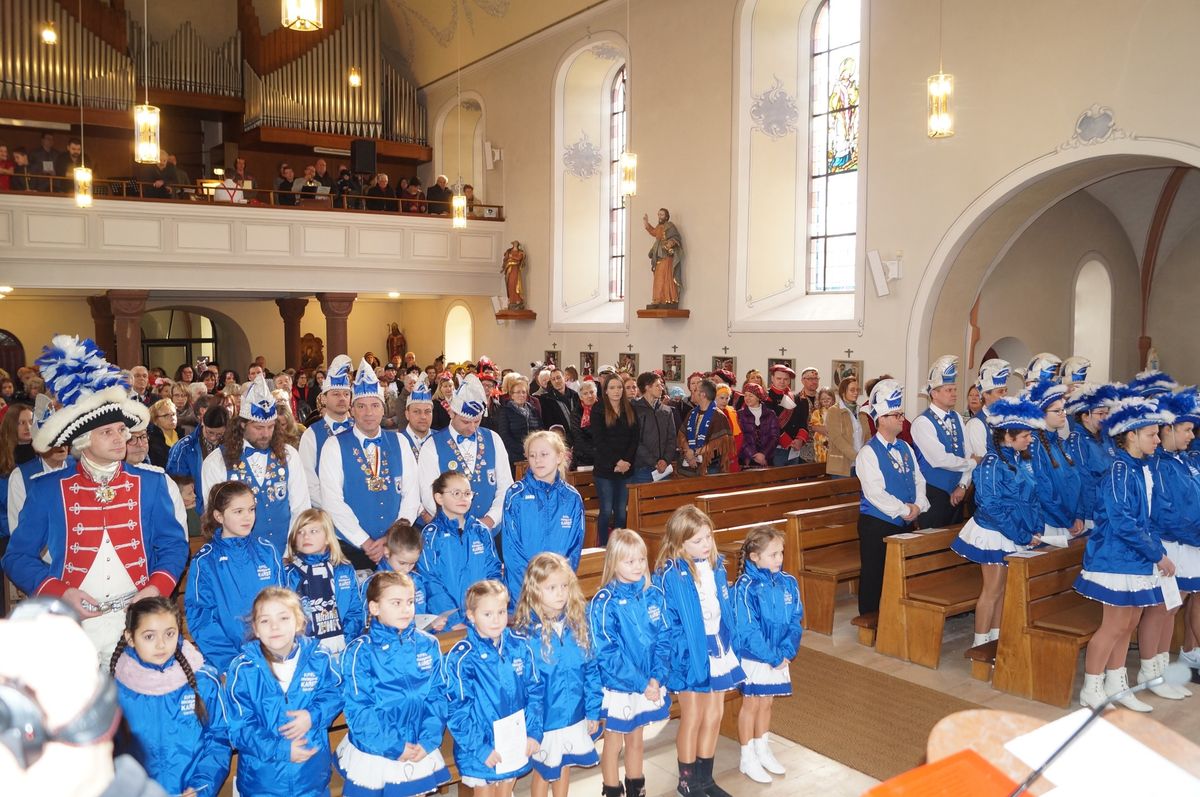 \ud83c\udfad Karnevalsgottesdienst \u2013 Ein Gottesdienst der anderen Art! \ud83c\udfb6