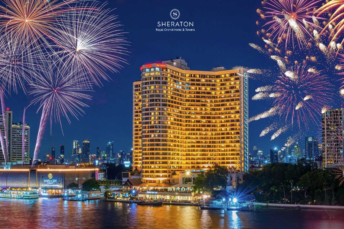 Loy Krathong Dinner, Fireworks & Live Performances by the Chao Phraya