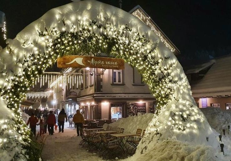 Advent u Kranjskoj Gori i \u010darobno selo Djeda Bo\u017ei\u0107njaka