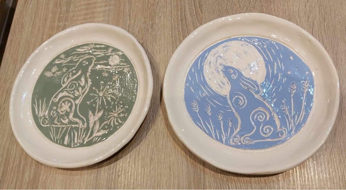 Pottery - Moon gazing hare plate, sgraffito technique