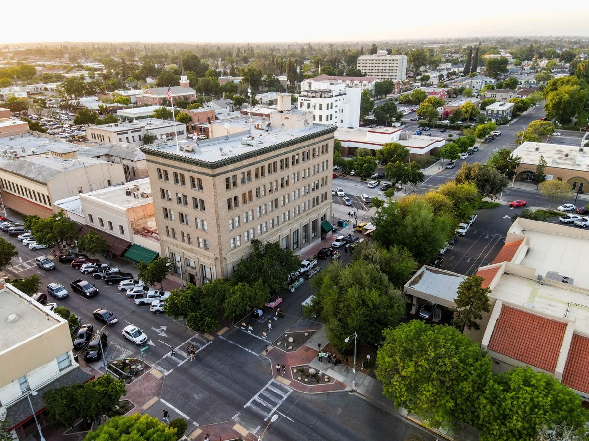 DownTown Visalia Farmers Market