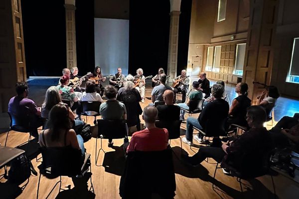 Seattle Guitar Circle + Seattle Guitar Orchestra