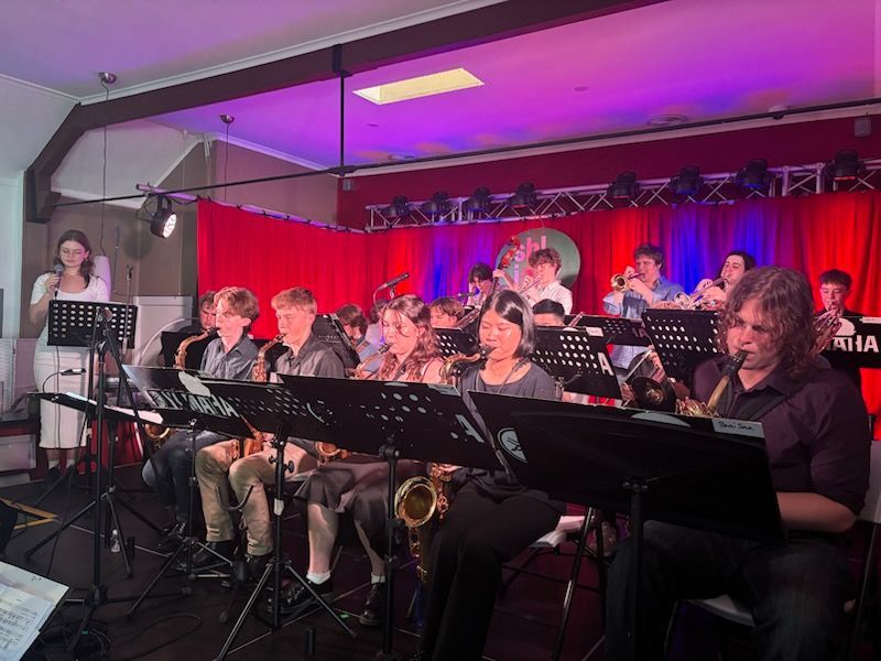 $10 - Wollongong Sydney All Star Big Band, directed by Eric Dunan