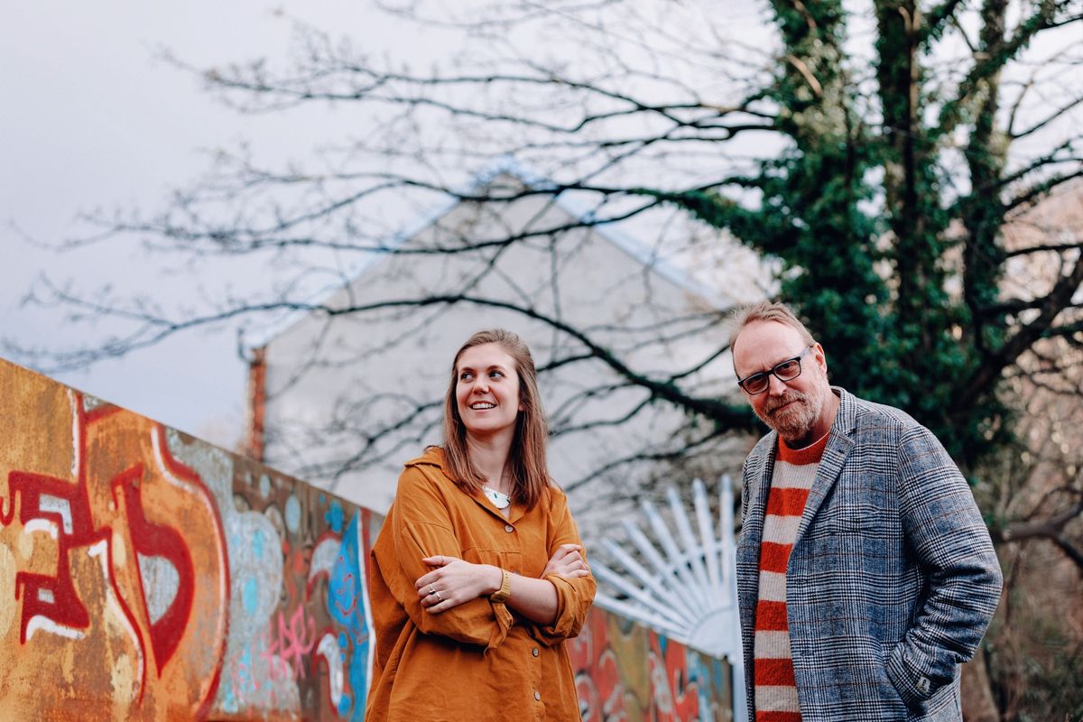 Outliers: Boo Hewerdine & Jenny Sturgeon (music)