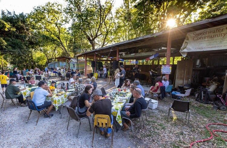 Coffee Morning Catch Up w\/ Yoga @ Farmer\u2019s Market