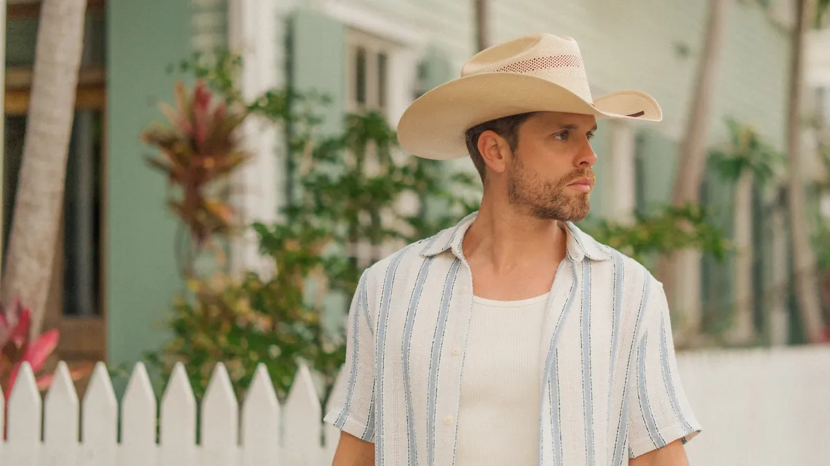 Dustin Lynch, Scotty McCreery, Walker Montgomery in Bloomington