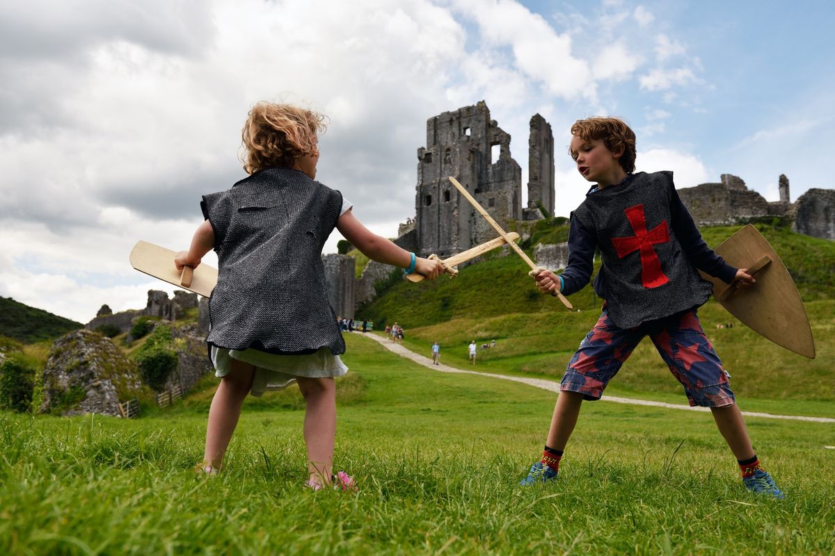 Medieval sword weekend at Corfe Castle