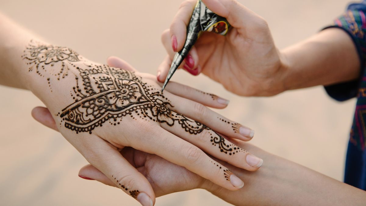 Henna Tattoos and Yoga