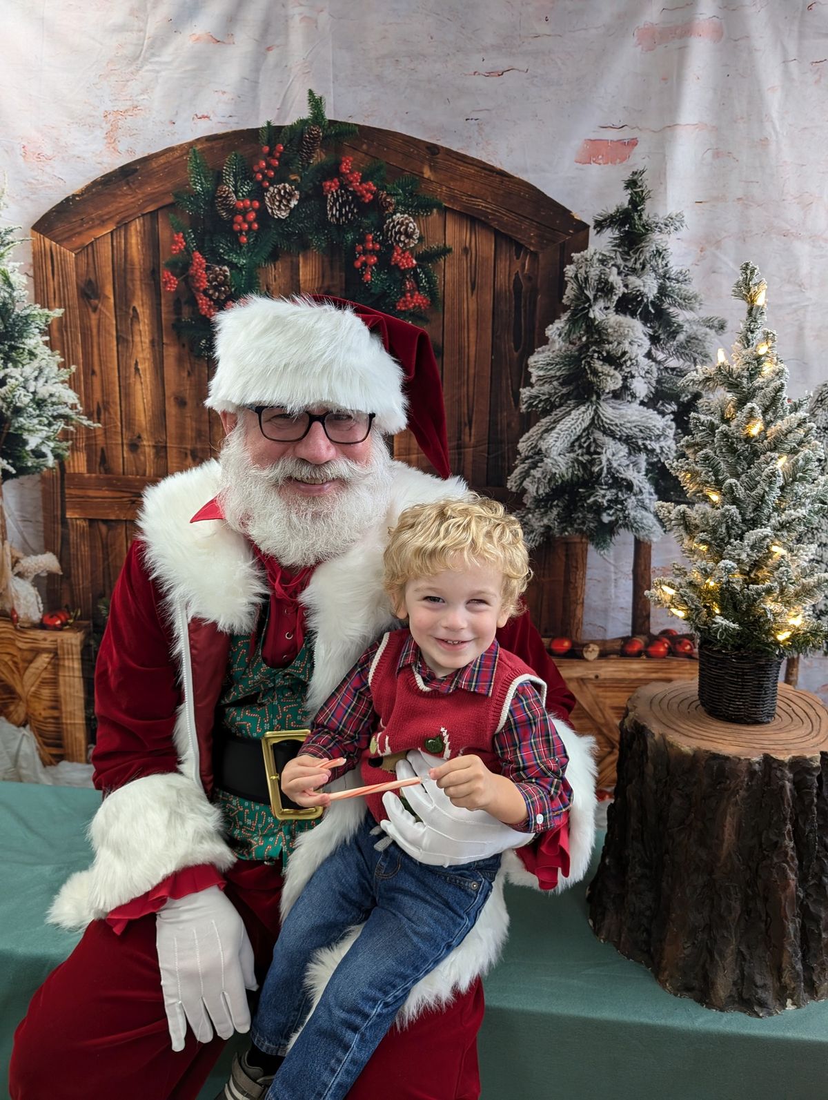 Meet Santa - Family Photo Experience