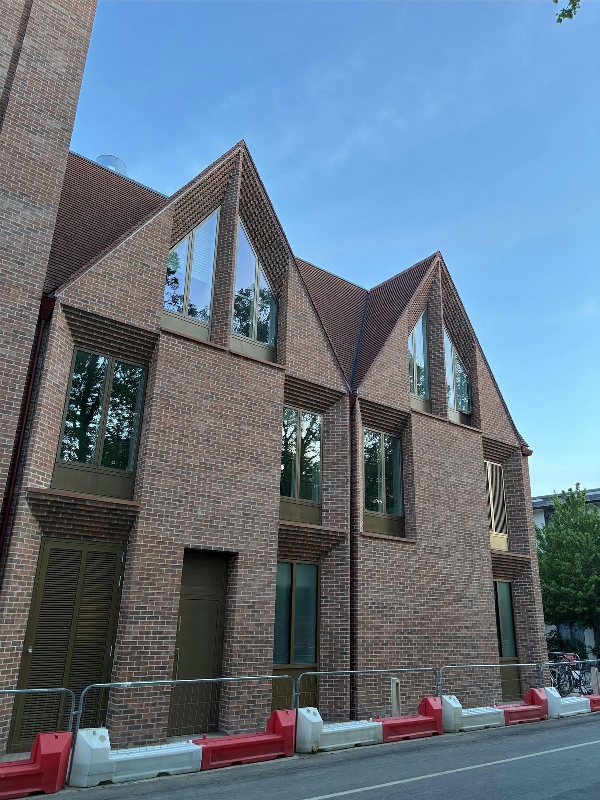 Niall McLaughlin University College Site Visit - 115 Banbury Road Oxford