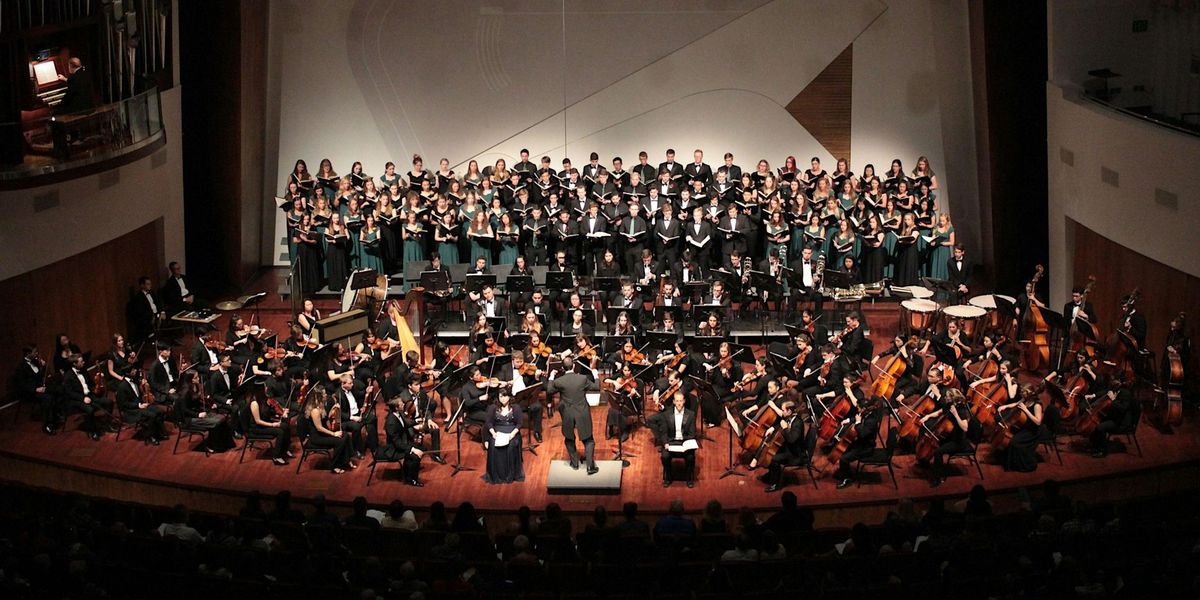 La chorale et l'orchestre de la California Polytechnic State Uni en concert