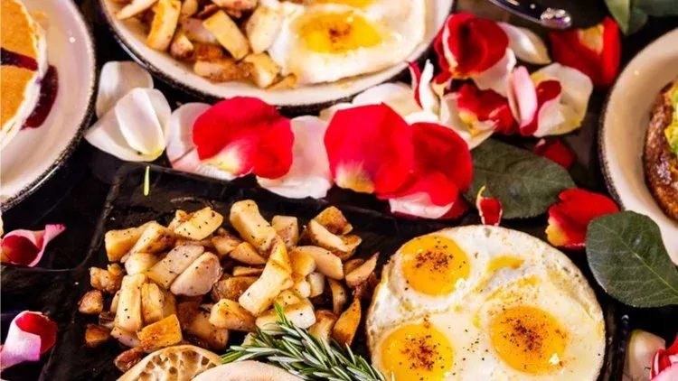 ***Special request: new HappyHour @ the new Champagne&Chocolate-W. Plumb