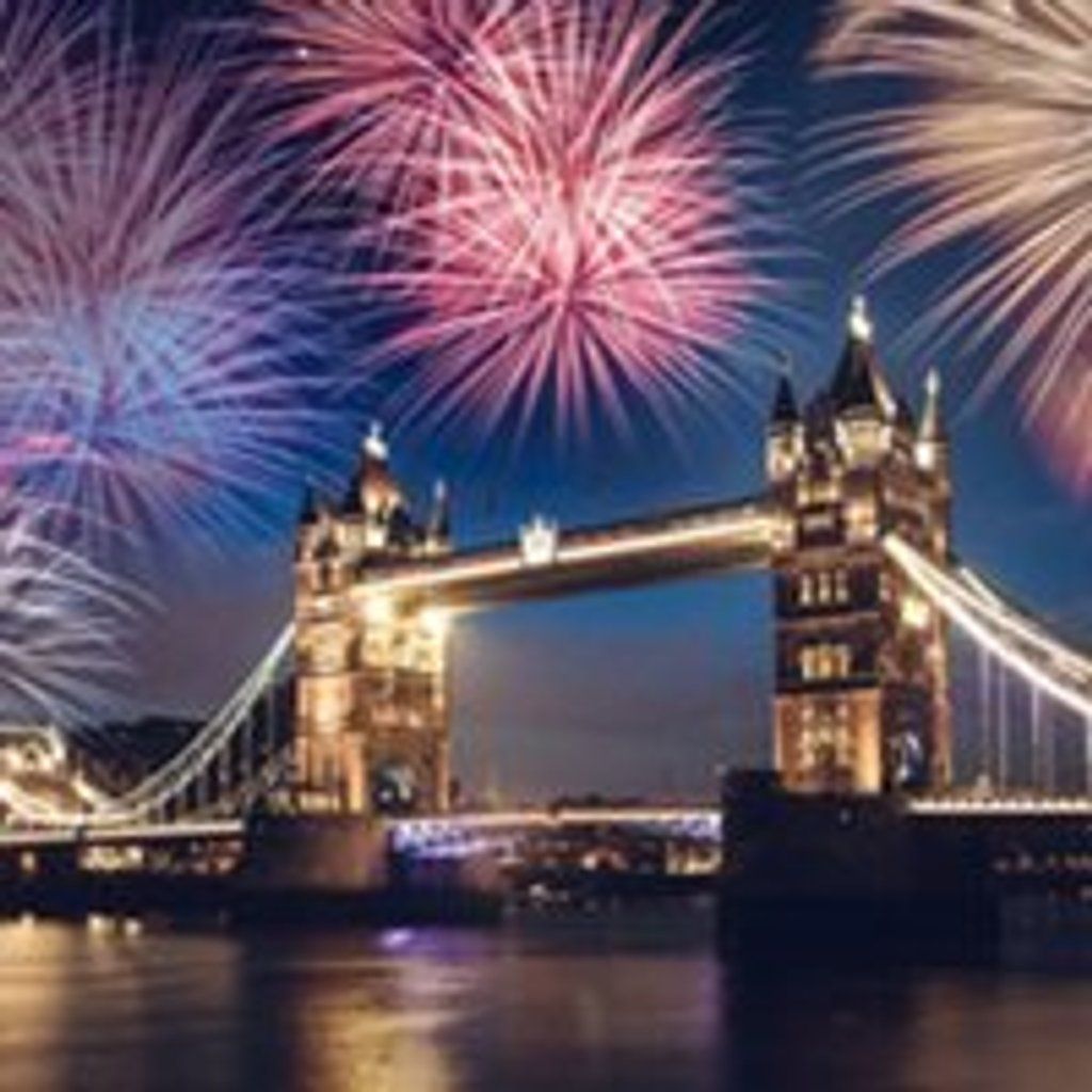 Fireworks on The Thames 2026\/27 New Years Eve Boat party
