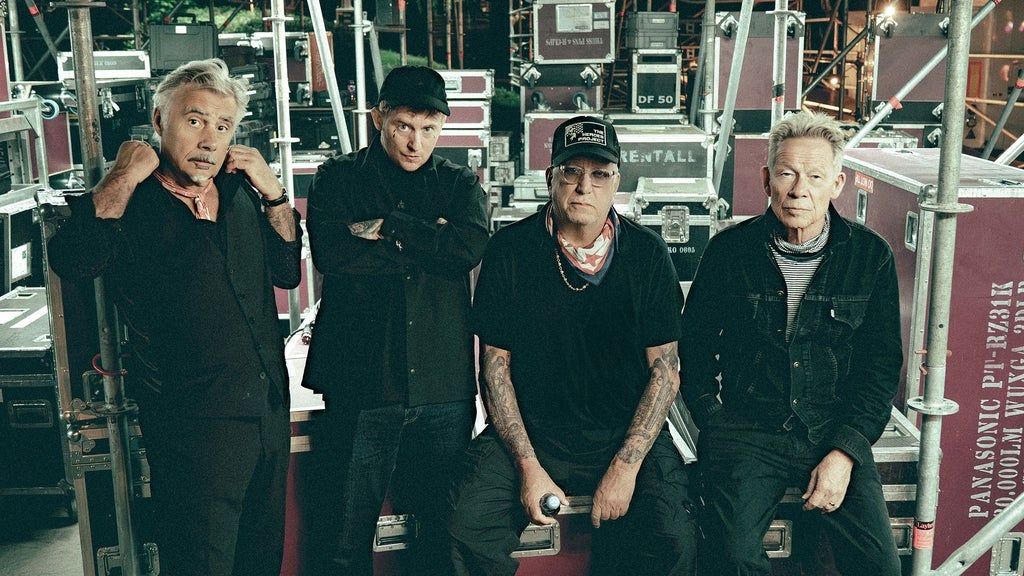 SEX PISTOLS (Steve Jones, Paul Cook, Glen Matlock) ft. Frank Carter