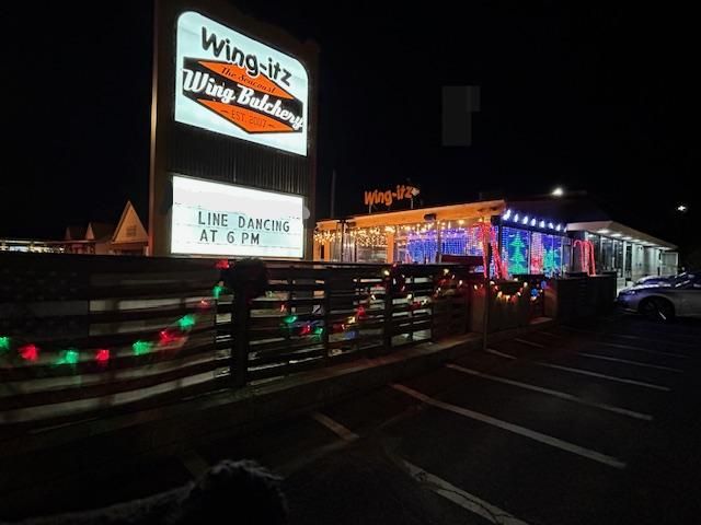 Line dancing at Wing-Itz in Hampton, NH