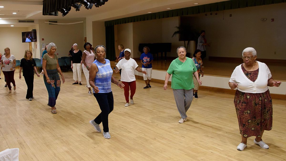 Intermediate Line Dance with Barb