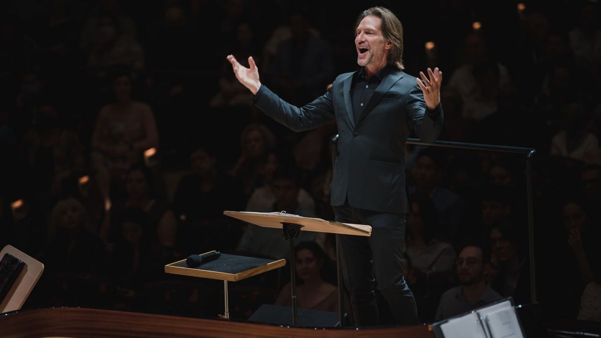 Eric Whitacre in Concert at Kentucky Center - Whitney Hall