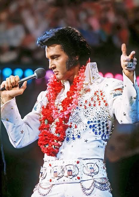 Elvis at the Kapiti Boat Club