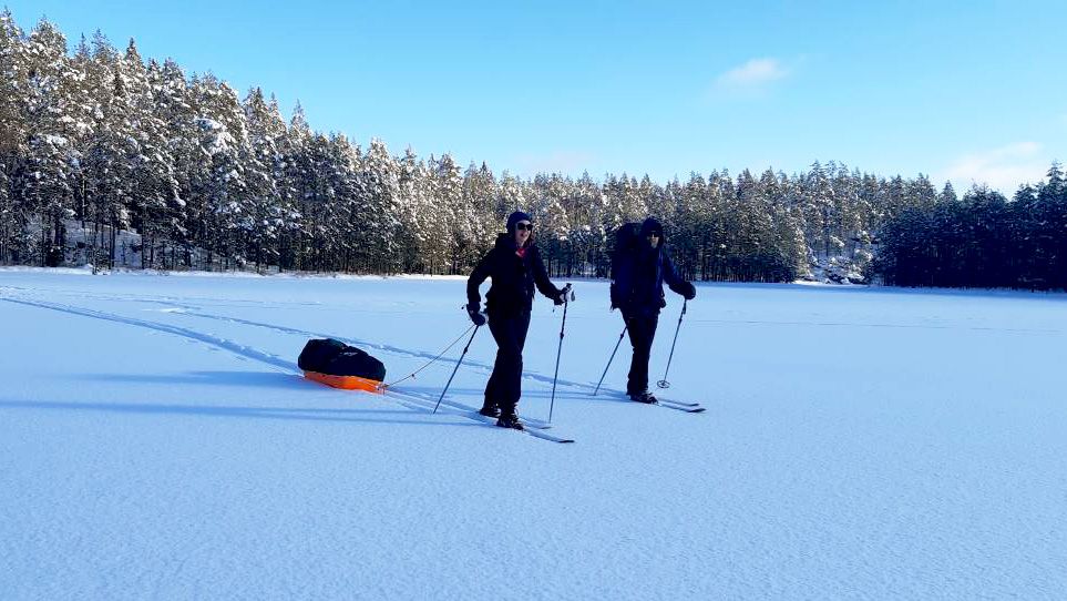 Pieni talviseikkailu Nuuksiossa - viikonloppuretki liukulumikengill\u00e4