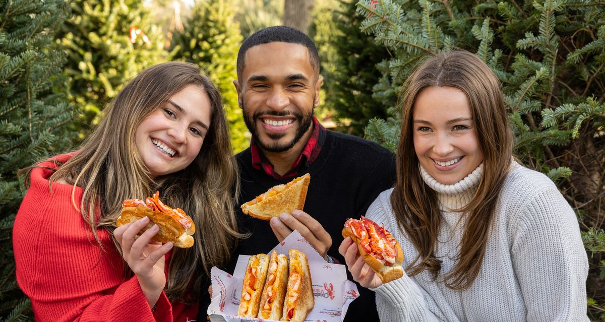 Cousins Maine Lobster at Universal City SnowFest