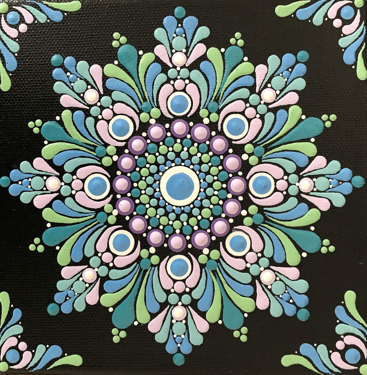 \u200b\u200b"Mandala Dot Painting - Mastering Swooshes" with artist Kathy Coyne \u200b