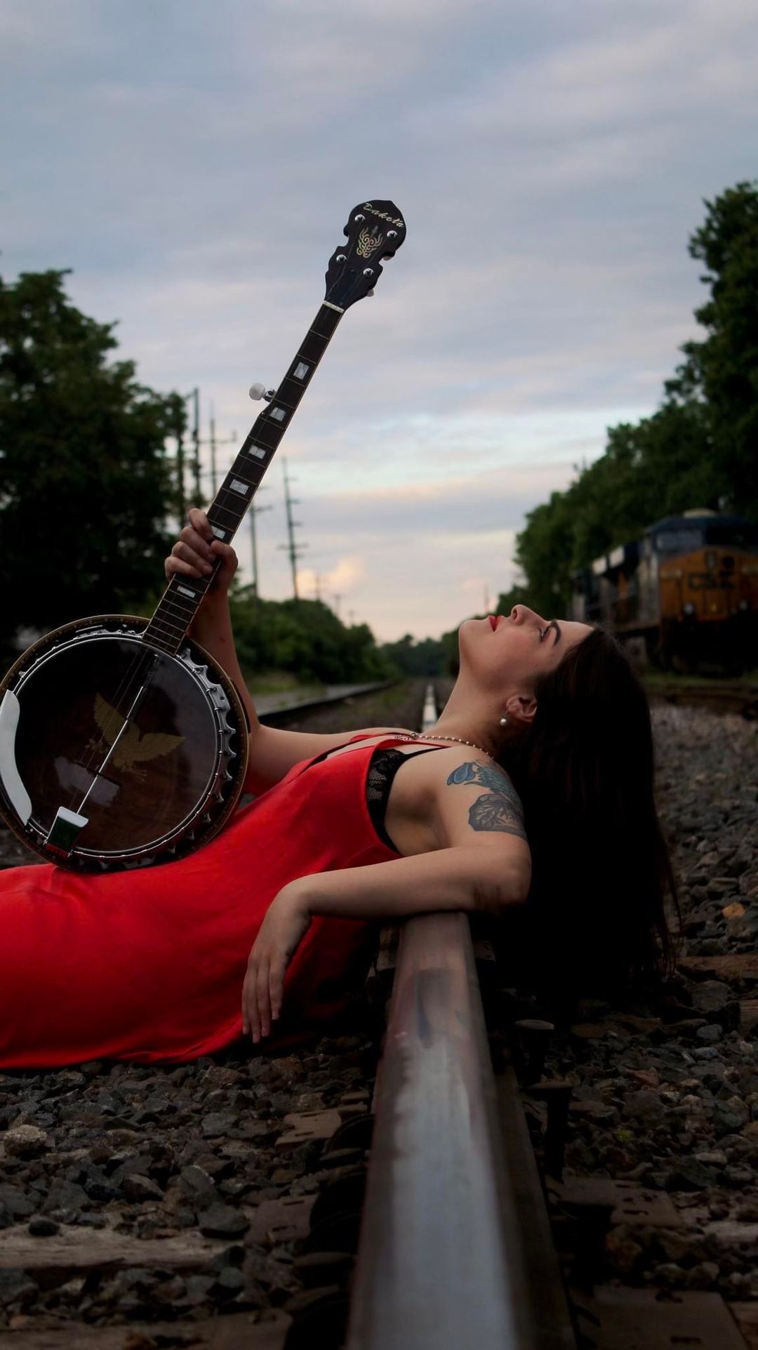 HAPPY HOUR UNPLUGGED: ANNA APPLEGATE