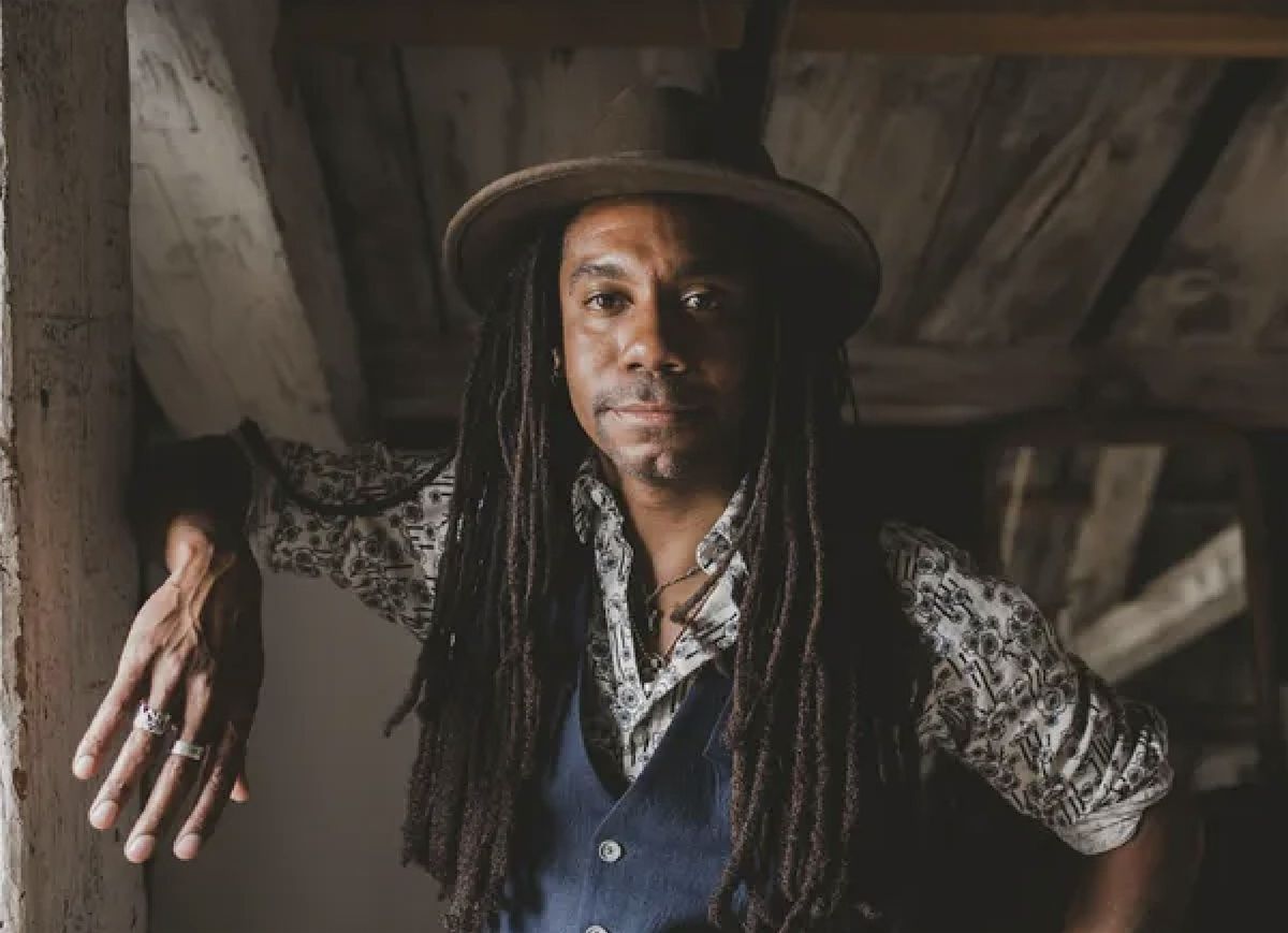 Julian Taylor & Crys Matthews