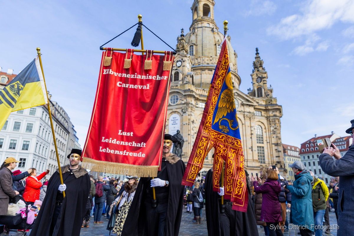 Flanieren zum 4. Elbvenezianischen Carneval