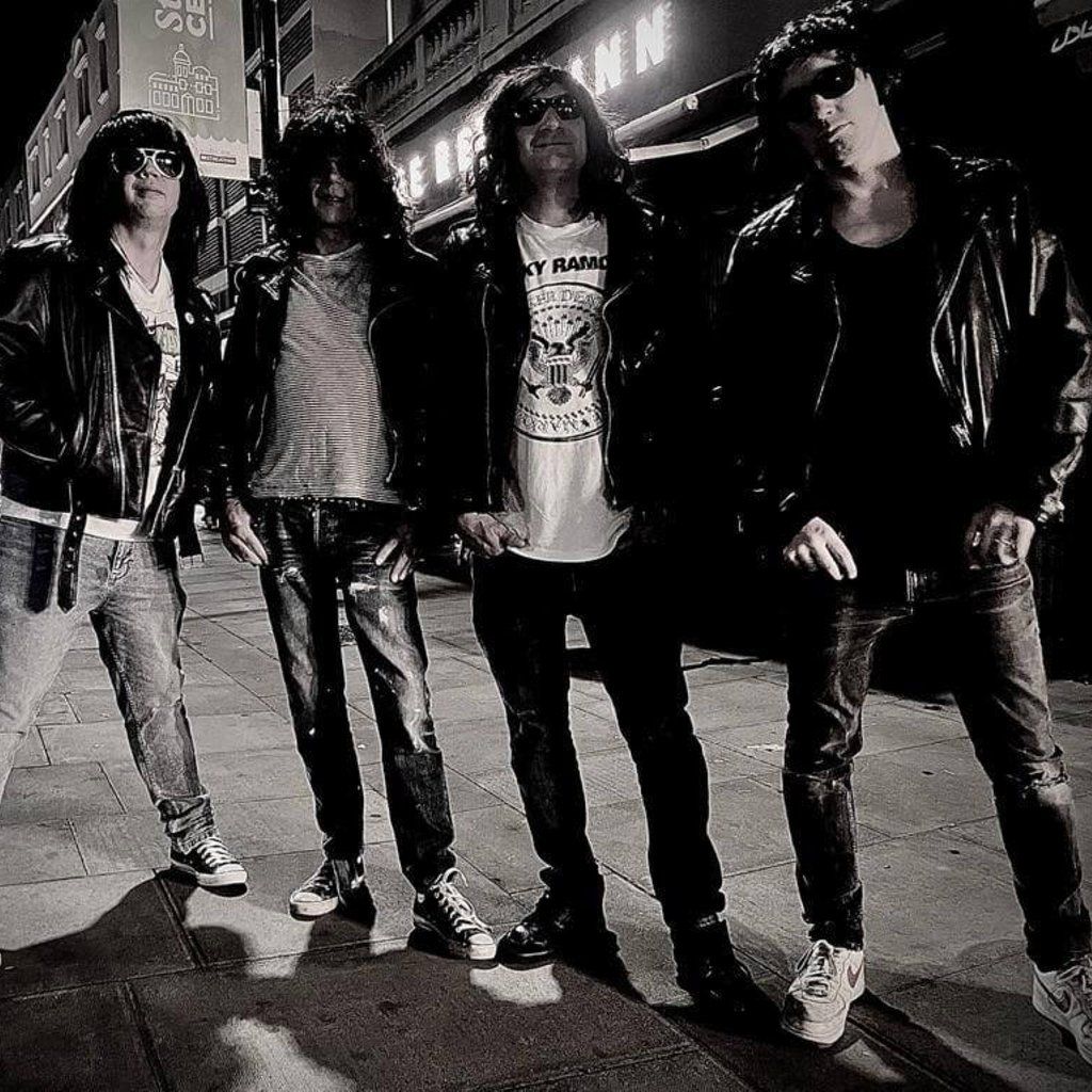 I WANNA BE SEDATED - Ramones Tribute V Julies Dead (originals)